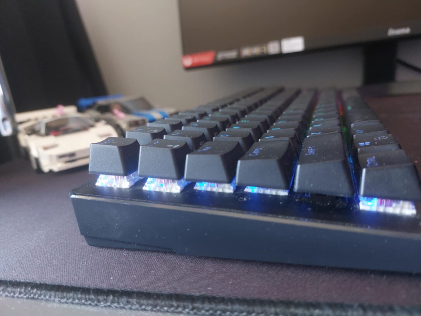 Konstrukcja Endorfy Thock 75% Wireless